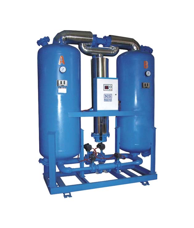 Low-heat regeneration adsorption dryer