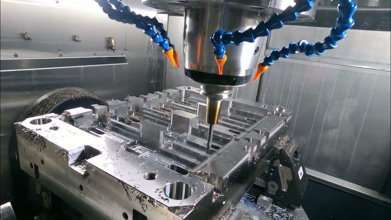 How Refrigerated Air Dryers Improve Compressed Air Quality in CNC Machining
