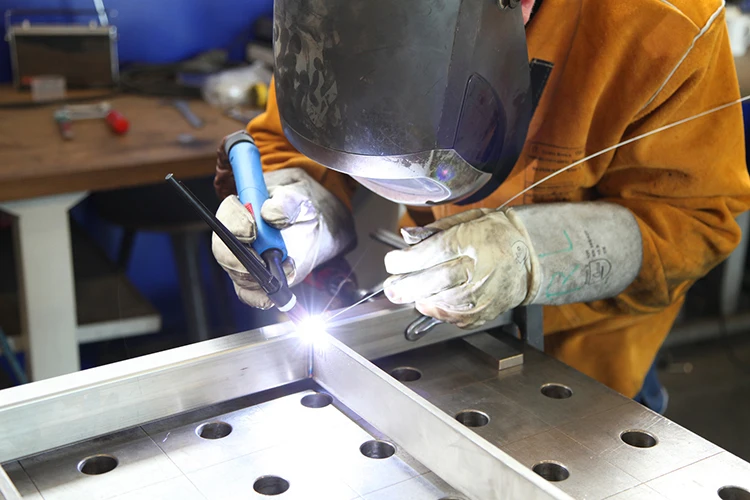 Refrigerated Air Dryers for Metal Fabrication and Welding Shops